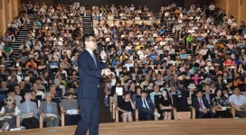 100억대 주식 굴리는 약사 집안, 어떤 종목 담았나