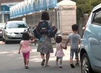 어린이집 차량사고 예방 … '엉덩이로 빵빵 눌러라' 교육시켜야