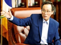 송하진 전북, 스마트팜 혁신밸리 유치… 새만금에 미래車 기지도 조성할 것