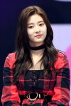 [포토] 아이즈원 김민주, 미소 살짝~