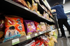 불황에 회춘하는 장수과자…올해도 1등은 홈런볼·맛동산·새우깡