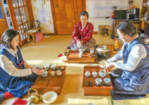 1980년代 정취 깃든 골목 누비고 전통다례 배우고…서울이 즐겁다