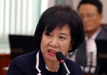 민주당 신재민 생명에 지장 없어 다행 vs 한국당 민주당, 젊은이 사지 몰아넣어