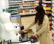 카운터에 AI 결제로봇, 안면인식 기술 활용…無人점포 빠르게 확산