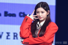 [PHOTOPIC] 에버글로우 이런, 누구도 인정할 수밖에 없는 미모 센터