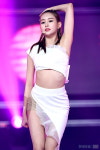 [포토] 카밀라 정유나, '군살 하나 없는 잘록한 허리라인'