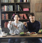 홈앤쇼핑에서 하하 김종국 막곱세트 판매 검색어에 오르며 화제