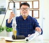 타이어에 약품 바르는 자동로봇 이어 표면 절삭로봇 개발 나선 성윤티에스