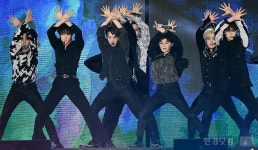 [포토] 세븐틴, 눈길 사로잡는 칼군무 (2019 드림콘서트)