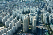 상반기 전국 아파트값, 6년 만에 하락…서울 하락률 1위 강남구