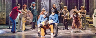 [리뷰] 뮤지컬 시티오브엔젤, 영화 같은 무대와 재즈 선율의 환상적 하모니