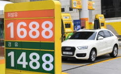 [조재길의 경제산책] 기름값 올릴 때는 번개같은 주유소들