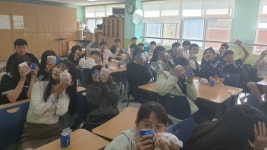 천안 월봉중, 통합교육 사진전...교내 활동 담은 40여 점 전시