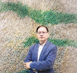 수천 개 한지 조각으로 상징의 숲 조성했죠