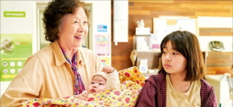 치매 할머니 앞에 나타난 열두 살 손녀…유쾌하면서 감동적인 가족본색