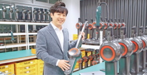 디앤티 휴랩 올클리어, 살균·탈취 한 번에…회전식 물걸레 청소기