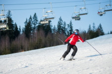 그 돈이면 차라리 해외여행…겨울 레포츠의 꽃 스키의 몰락