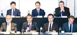 [단독] 한국 투자하려던 솔베이…규제에 놀라 싱가포르行