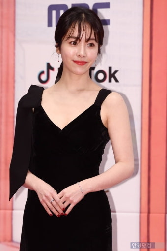 [포토] 한지민, '형용사가 필요 없는 미모' (2019 MBC 연기대상)