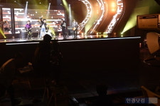 [포토] SBSMTV 더쇼, 신종 코로나 여파로 관객 없이 진행