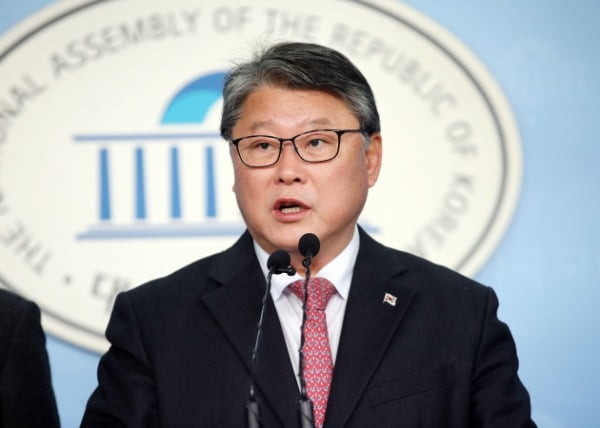 권성동, 홍준표에 호소하며 김문수와 협력 촉구