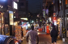 클럽 감염 터진 뒤 인구이동 다시 줄었다…소비 회복세에 찬물