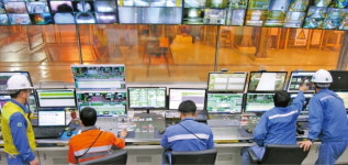 AI가 쇳물 상태 관리하고…편의점은 생방송으로 신선식품 판매