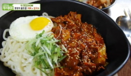 생방송 투데이 제육 칼국수, 6mm 칼국수 면에 불맛 입힌 제육의 색다른 조합