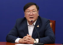 당정, 올해 의사 수 확대 방안 확정…이르면 내후년부터 적용