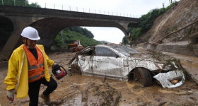 집중호우로 통제된 일죽IC 인근 고속도로