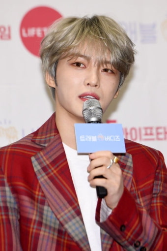 김재중 1위, 일본 오리콘 차트 휩쓸어…수익금은 현지 기부