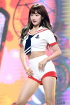 [포토] 에이프릴 나은, 감탄을 부르는 눈부신 아름다움