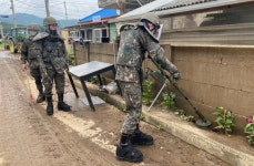 숭뢰1리 대피소 옆 | 軍, 물난리 속 대인지뢰 3발 수거…장병 600여명 대피