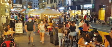 코로나에 야외포차로 몰린 뉴요커…K타운은 불야성