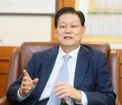 이상운 섬산련 회장 45년 경험 살려 K패션 글로벌화 이끌 것