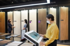 위드 코로나 시대, 인테리어업계 오프라인 매장도 비대면 [서기열의 콕! 인테리어]