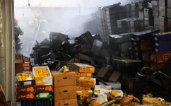 추석 대목 앞두고 불…청량리 청과물시장 상인들 망연자실