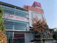 규제에 문 닫는 대형마트들…소상공인들 같이 망할 판 [현장+]