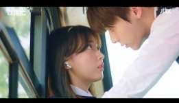 '라이브온' 황민현, 첫 연기 합격점…정다빈 '케미' 통했다