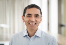 바이오엔테크 CEO 12월 중순 백신 승인 가능할 수도