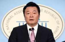 김철근 유신정권 YS 제명으로 무너져…尹 찍어내기 역풍