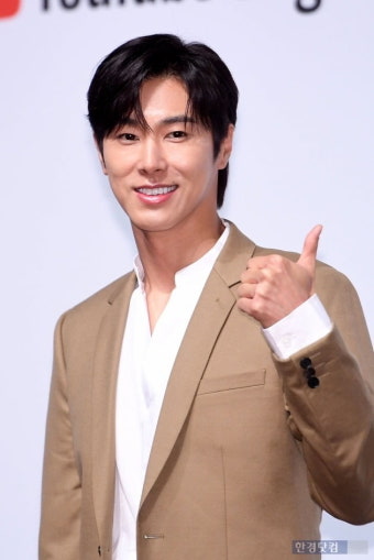 유노윤호, 광주광역시에 마스크 5만장 기부 