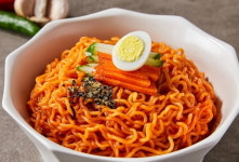 철없는 라면시장…한겨울 비빔면 열풍에 사상 최대로