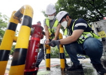 인천 완정사거리 인근 수도관 파열…복구 중