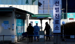 서울 어제 214명 확진…검사 건수 줄었지만 엿새째 200명대