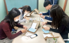 公기관 첫 재난구호용 세탁車 지원…임직원들 직접 마스크 만들어 기부
