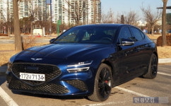 제네시스 더뉴 G70, 370마력 질주본능에 감성 두 스푼 [신차털기]