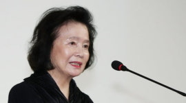 치매 앓는 원로 여배우 윤정희 가족들로부터 방치 논란