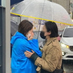 조은산 눈물 셀카 연상…소름 돋는 감성팔이 고민정 저격