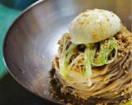 島島한 맛!…섬 나물, 향기…혀끝으로 느끼는 봄의 절정